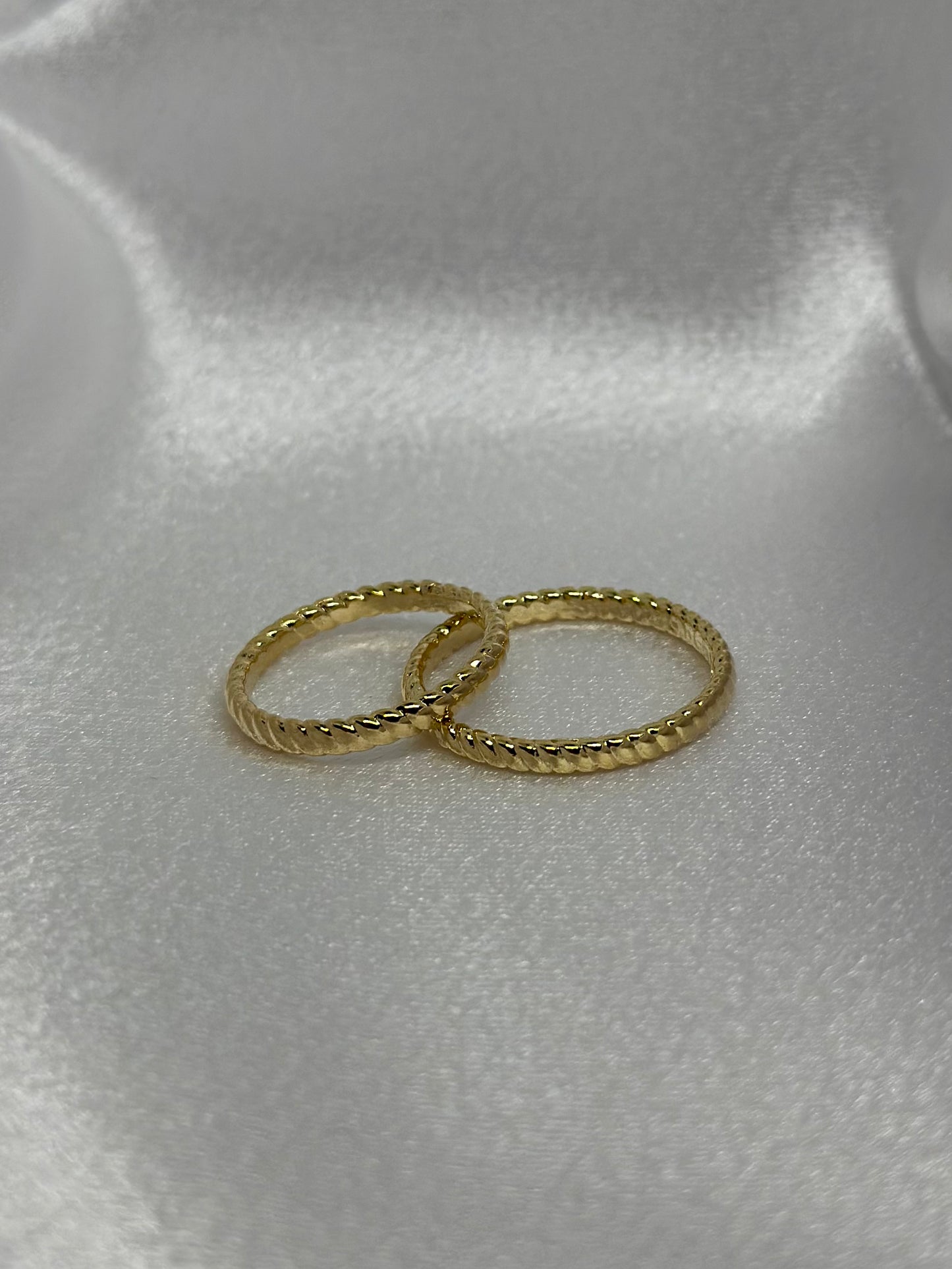 Twisted Band Ring